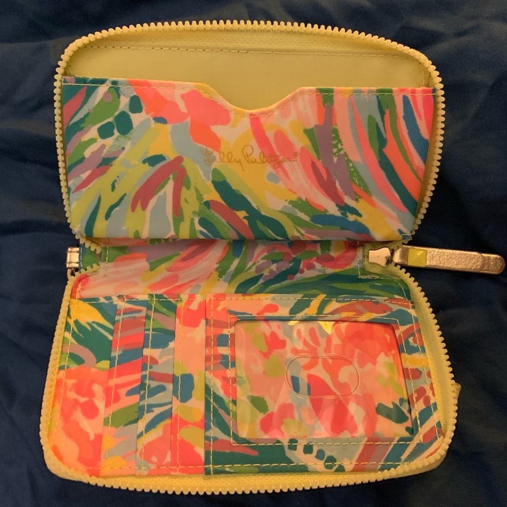 Lilly Pulitzer wristlet for phone